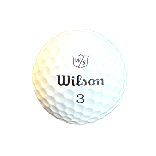 Återvunnen golfboll vit färg modell wilson premium mix fotade framifrån