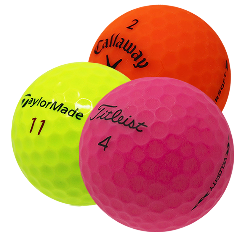 Färgade golfbollar